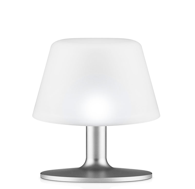 eva-solo_solcellslampa-bordslampa2